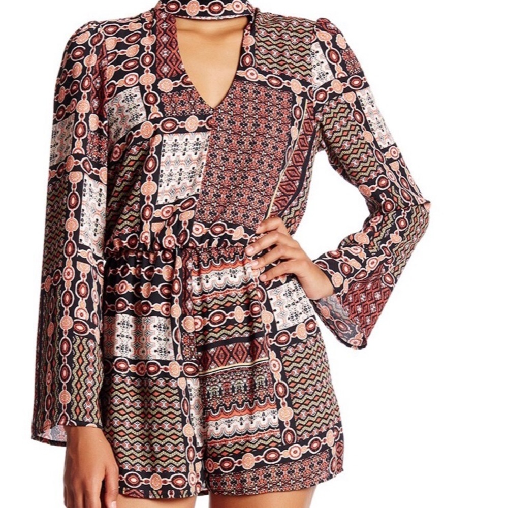 🔴 Want & Need - Long Sleeve Keyhole Print Romper